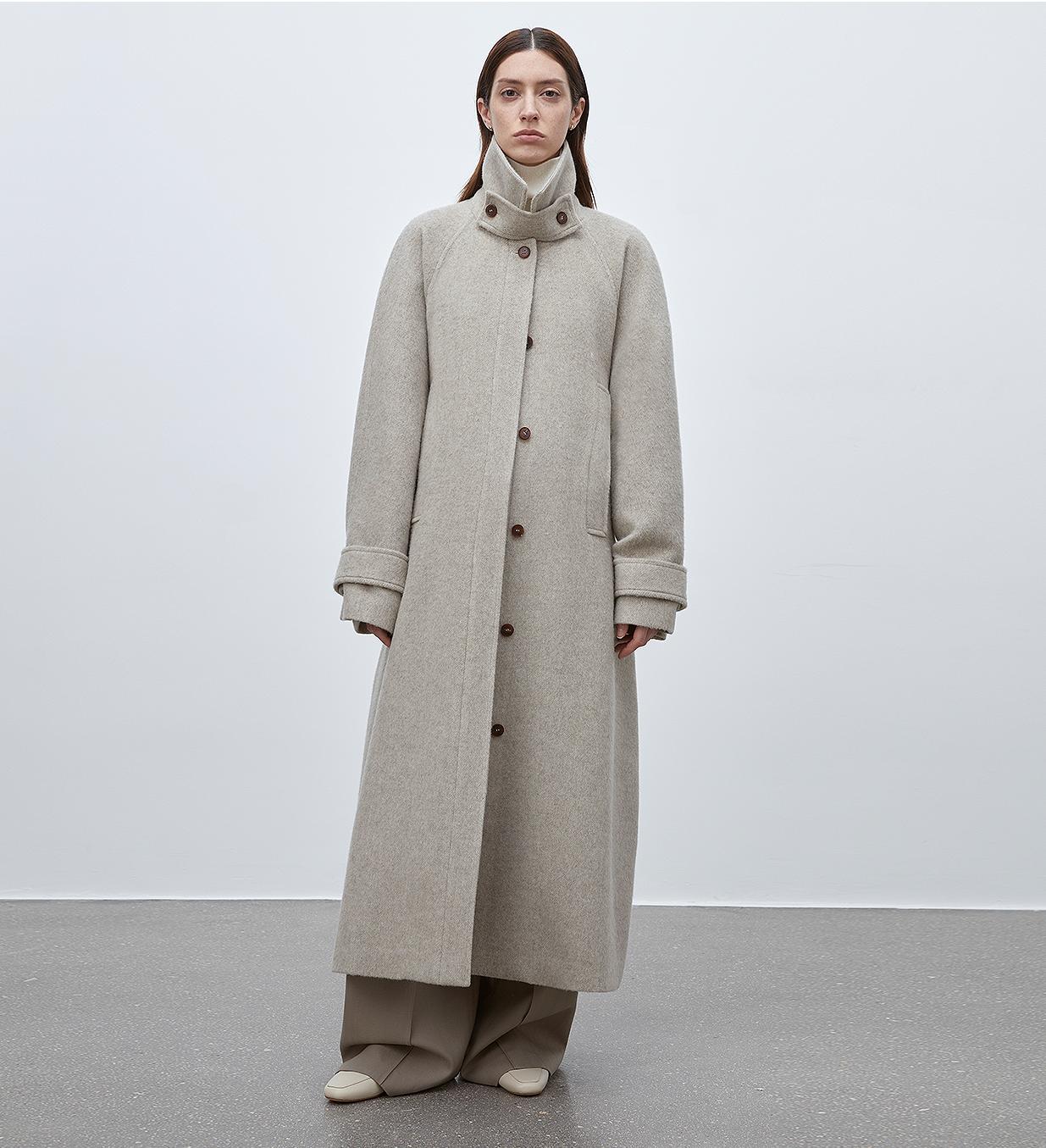 Classic Vintage-Inspired Straight-Cut Raglan Sleeve Coat