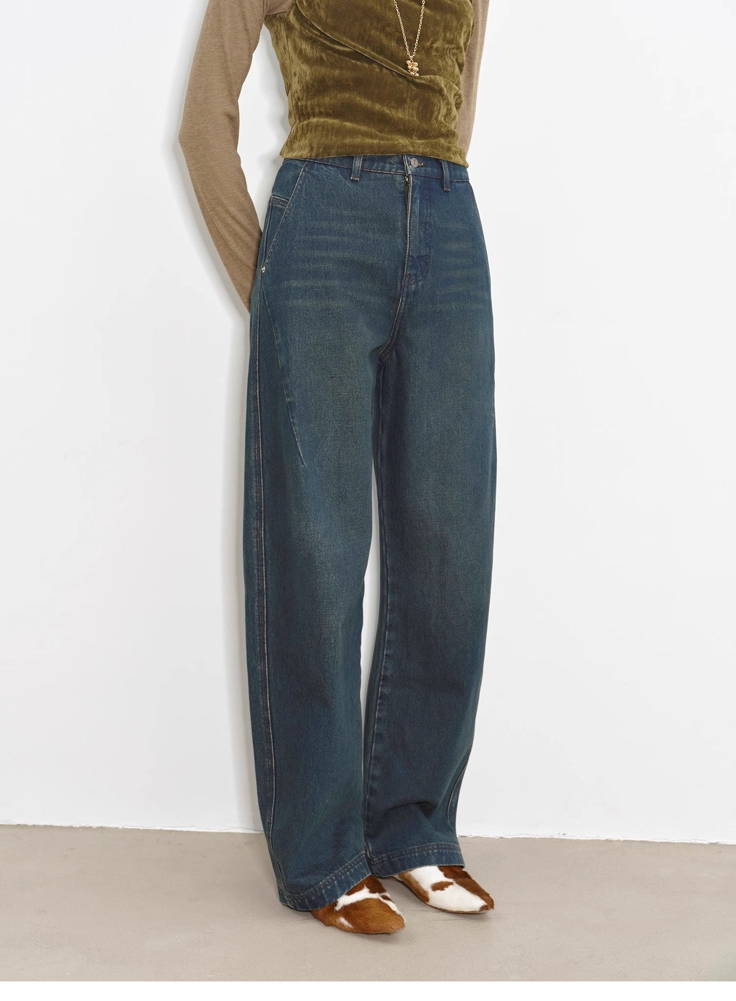 Blue Island Heavy-Duty Distressed, Slim Mid-Rise Curved Knife Cotton Washed Jeans