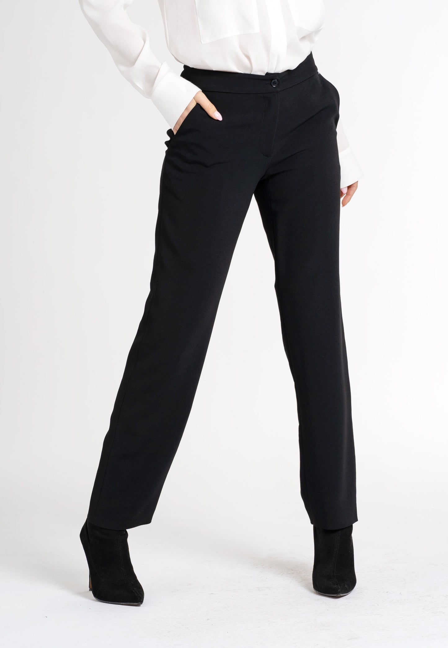 Darwin Ankle-Length Trousers – Black