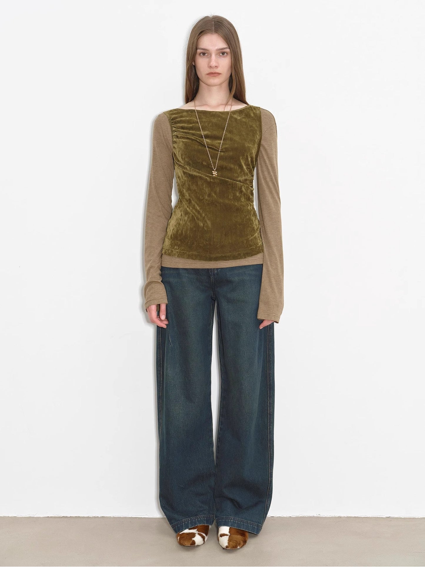 Blue Island Heavy-Duty Distressed, Slim Mid-Rise Curved Knife Cotton Washed Jeans