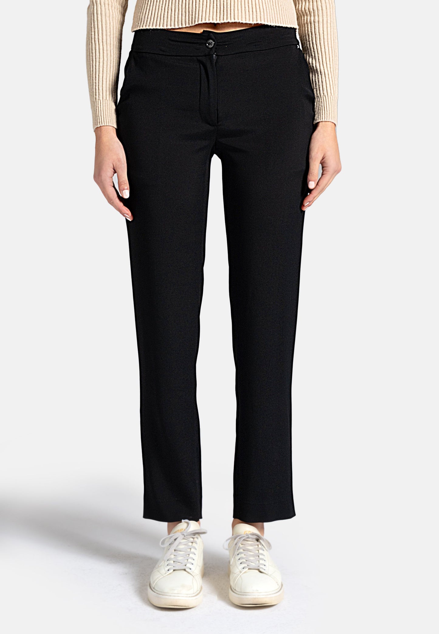 Darwin Ankle-Length Trousers – Black